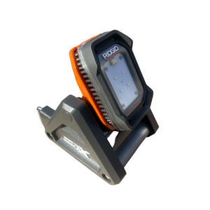 RIDGID R8694620KSBN 18V Cordless Flood Light Kit with Detachable Light with 2.0 Ah Lithium-Ion Battery and Charger